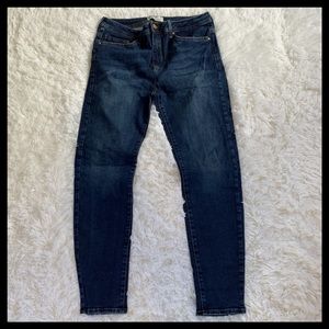 FOREVER 21 PUSH UP SKINNY JEANS EUC SIZE 30